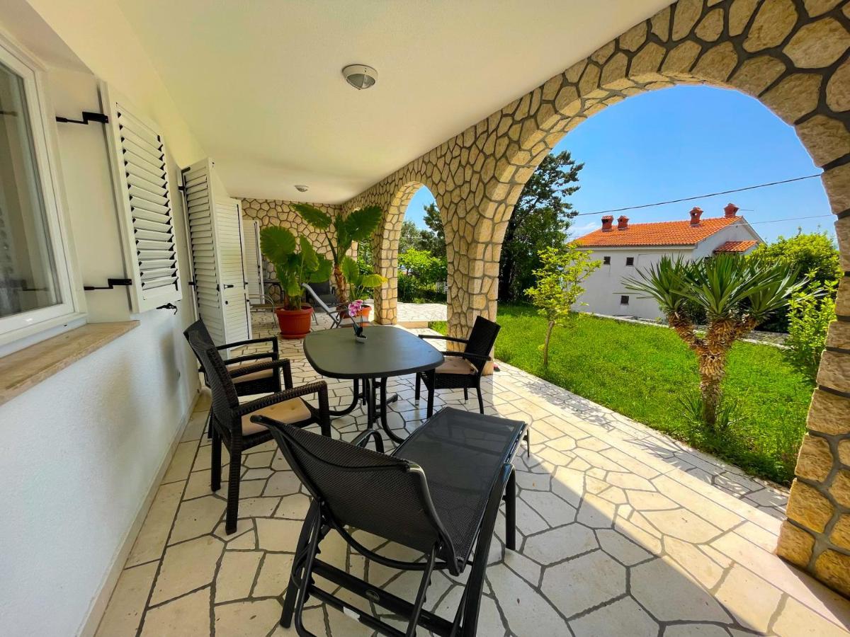 Apartments Sams Novi Vinodolski Kültér fotó