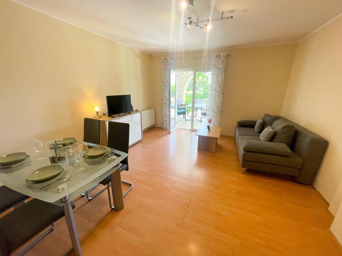 Apartments Sams Novi Vinodolski Kültér fotó