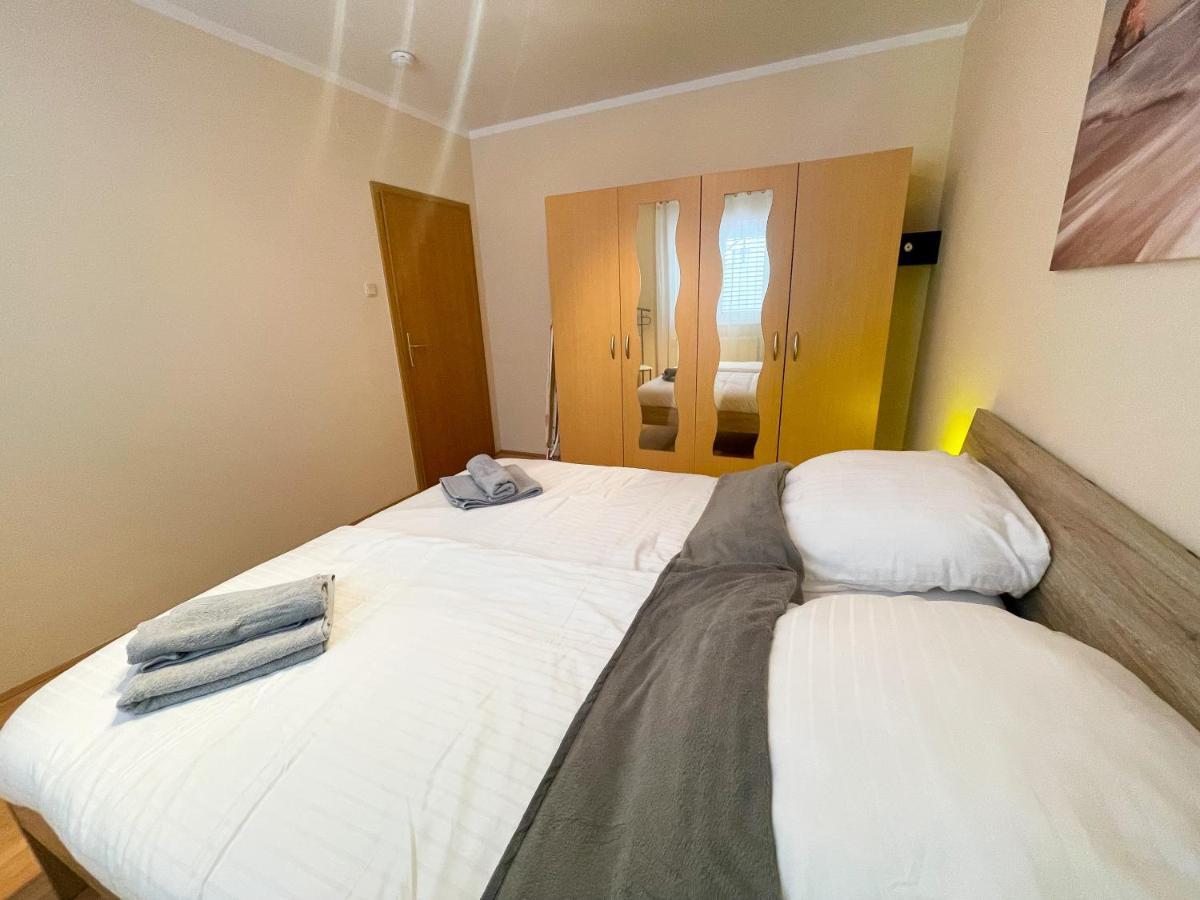 Apartments Sams Novi Vinodolski Kültér fotó