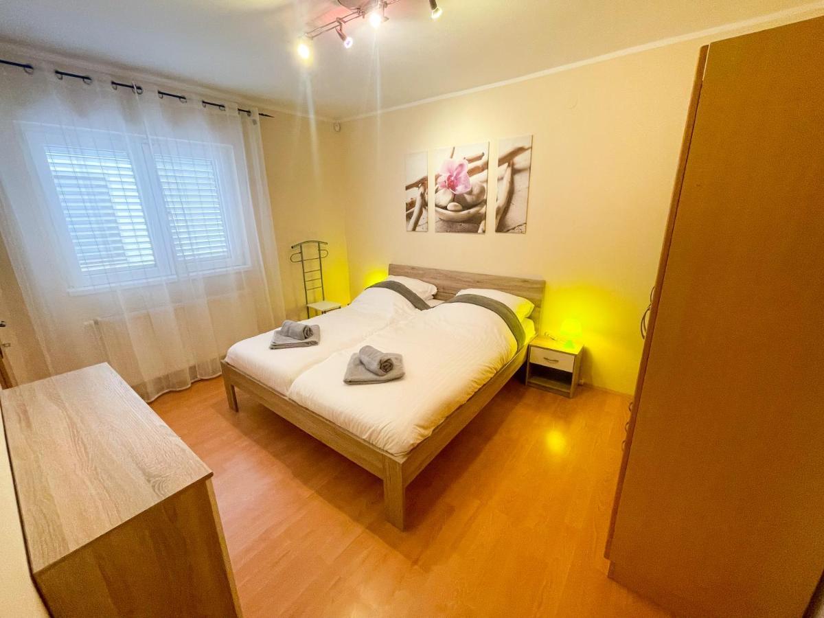 Apartments Sams Novi Vinodolski Kültér fotó