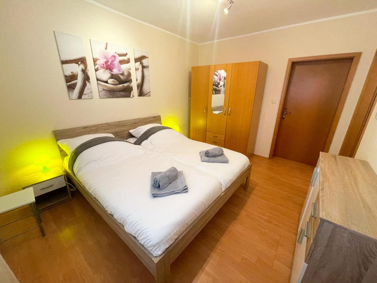 Apartments Sams Novi Vinodolski Kültér fotó