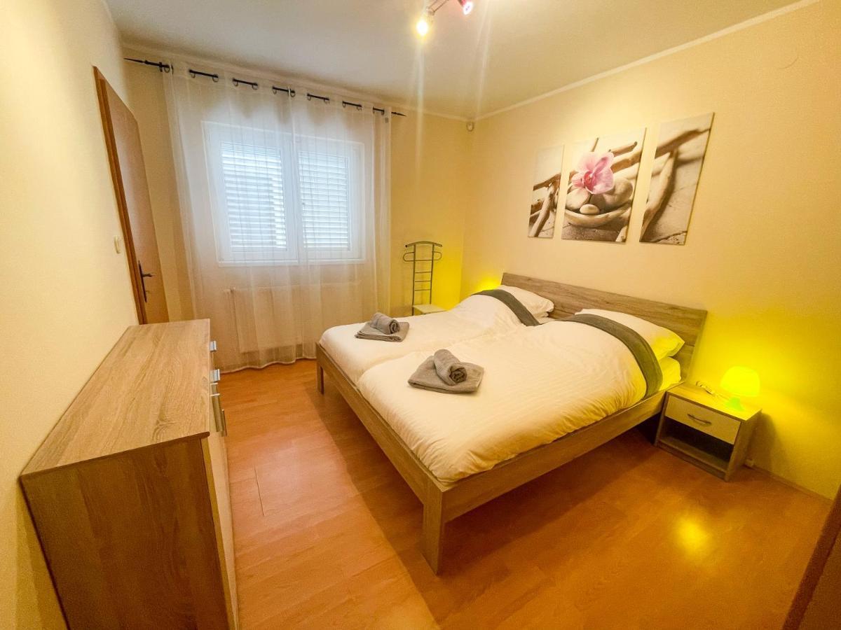 Apartments Sams Novi Vinodolski Kültér fotó