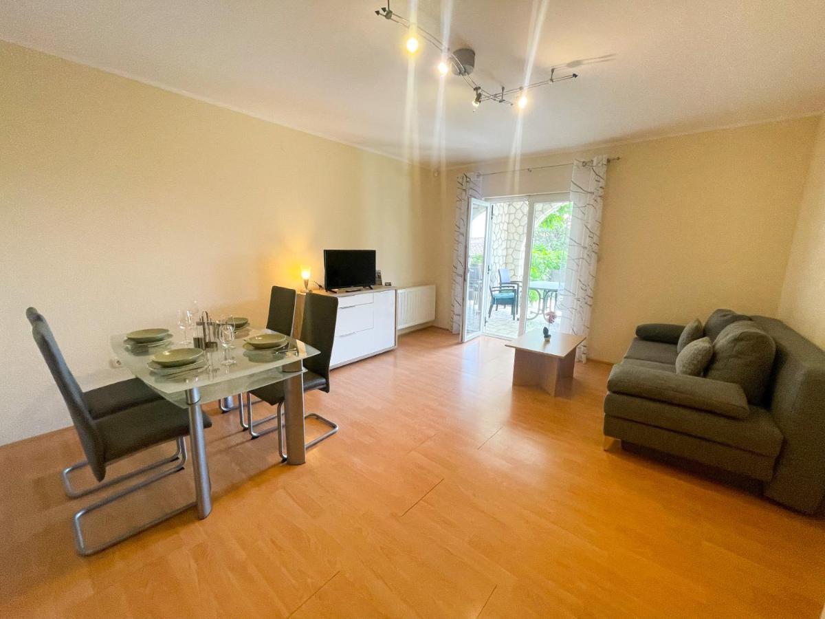 Apartments Sams Novi Vinodolski Kültér fotó