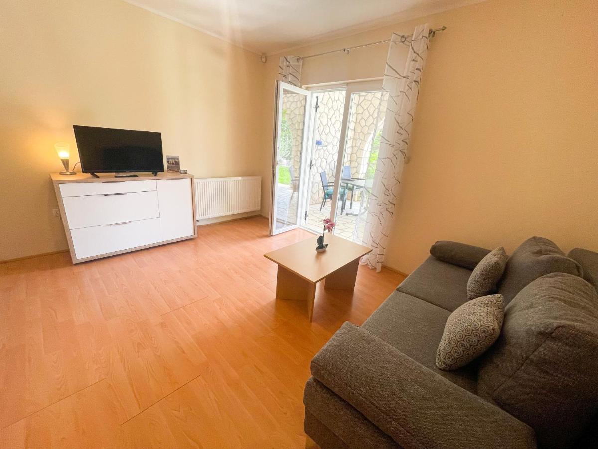 Apartments Sams Novi Vinodolski Kültér fotó