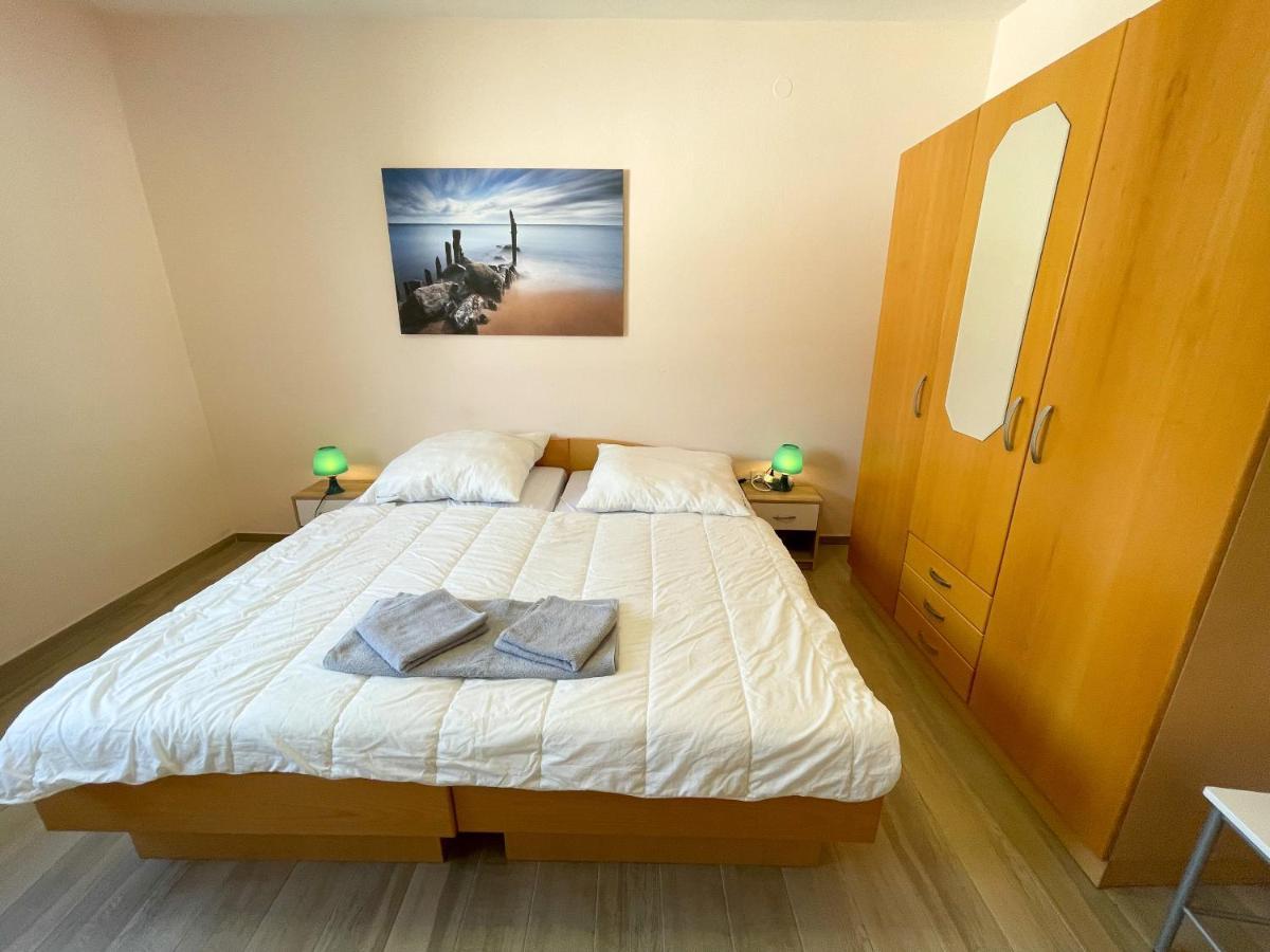 Apartments Sams Novi Vinodolski Kültér fotó