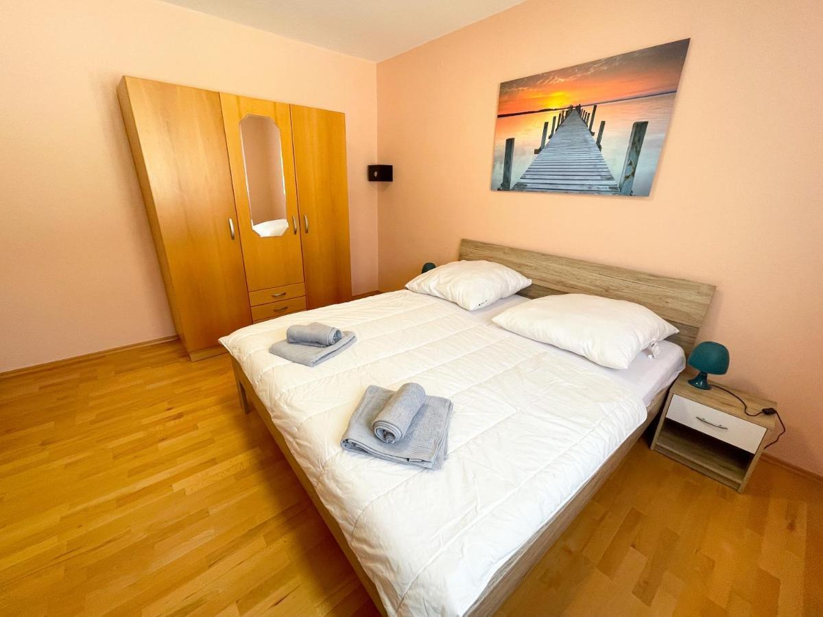 Apartments Sams Novi Vinodolski Kültér fotó